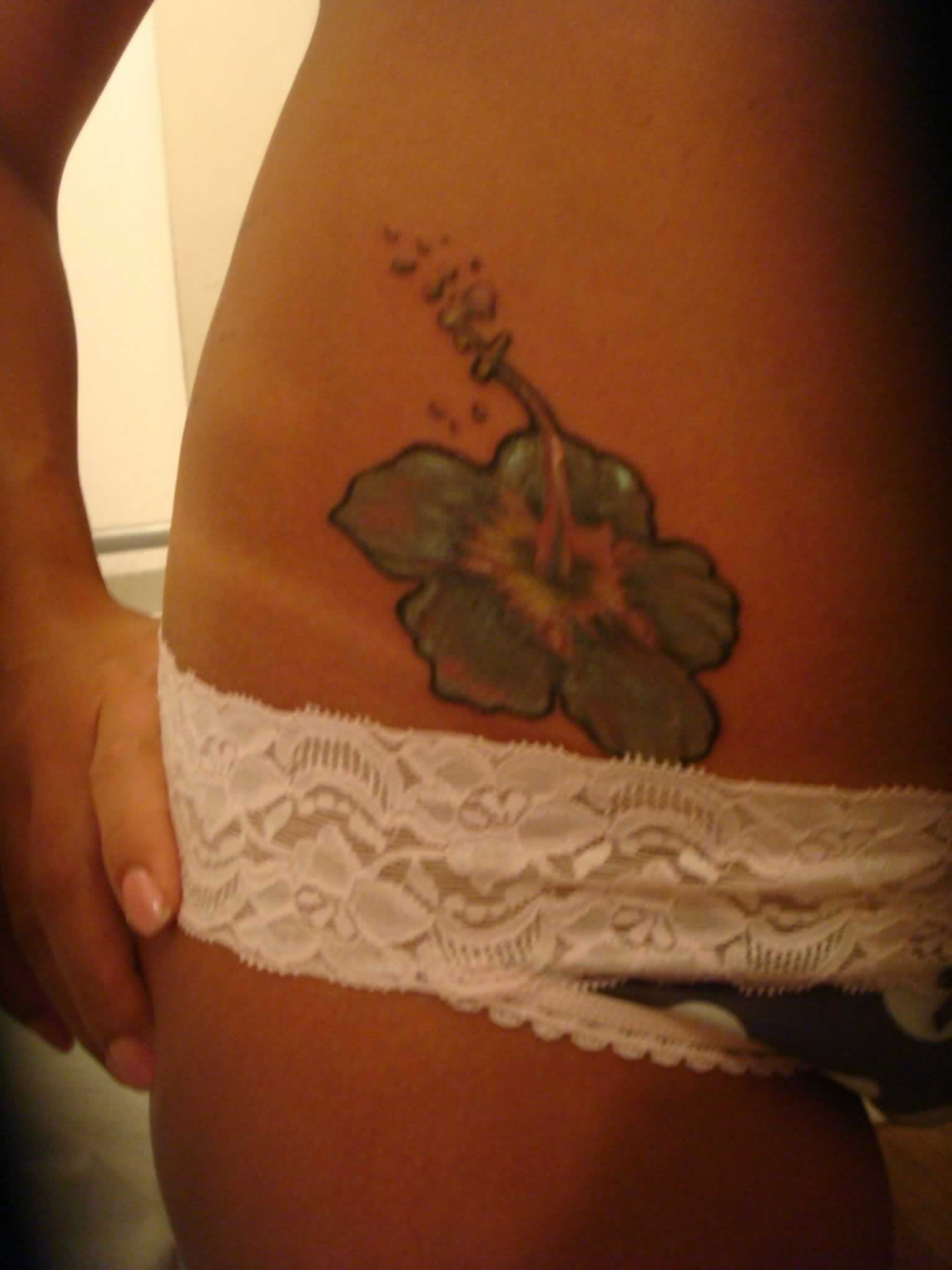 Me encanta que me soben mi cuerpo, me pasen la lengua por mis tetas, por mi barriga y acaben en mi coñito.