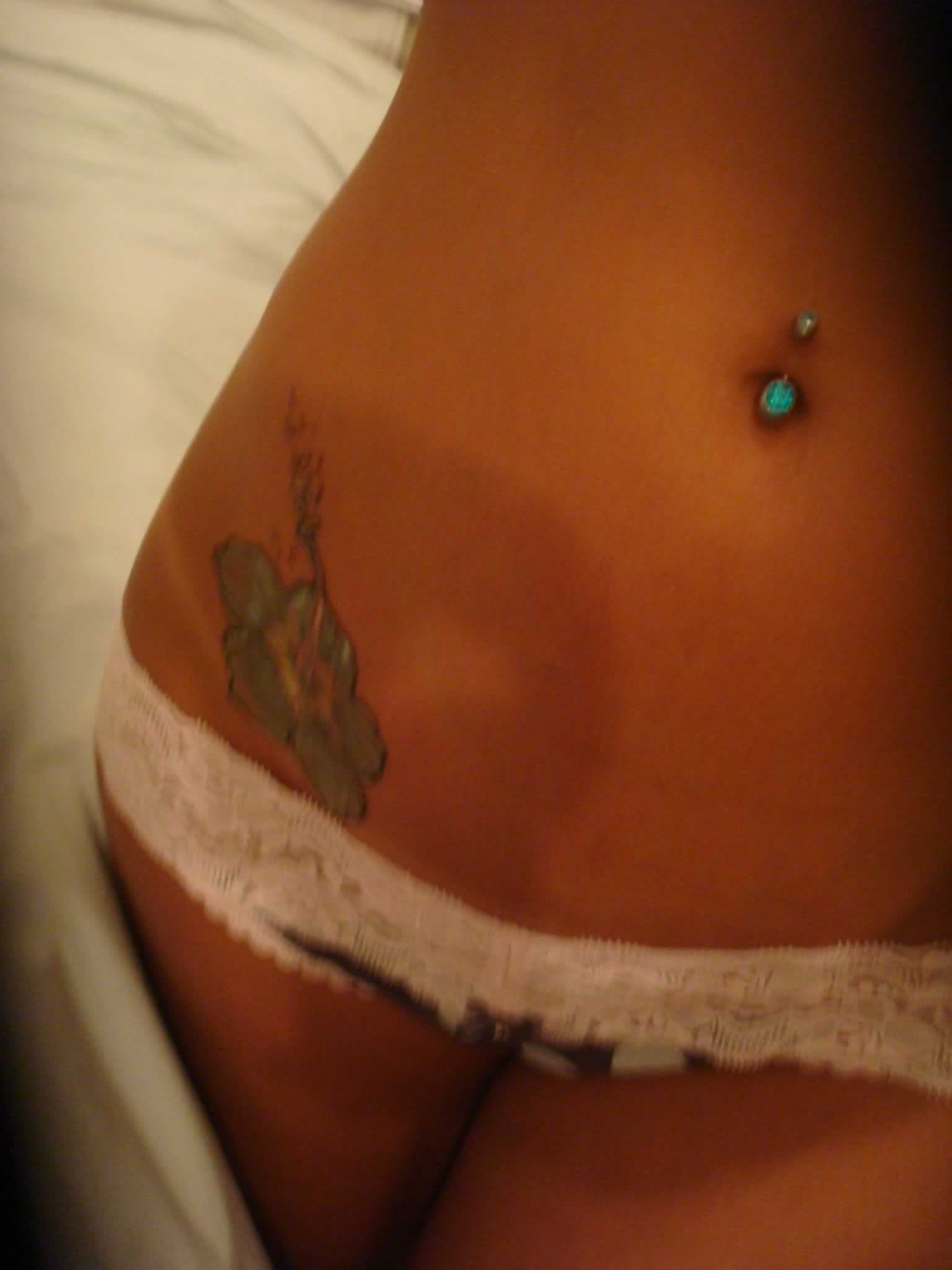 Me encanta que me soben mi cuerpo, me pasen la lengua por mis tetas, por mi barriga y acaben en mi coñito.