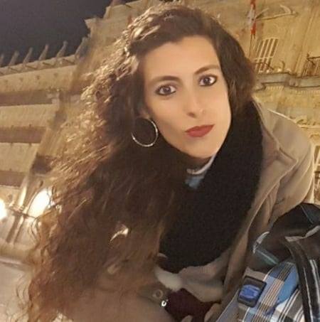 Cansada de mi novio, siempre esta fuera y me siento insatisfecha, necesito masturbarme escuchando la voz de un hombre que vuelva a hacerme sentir una perra.