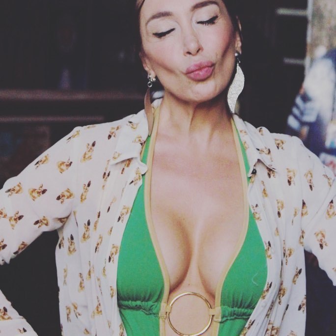 Hola! Como ves soy una chica natural y abierta a lo que pueda pasar.