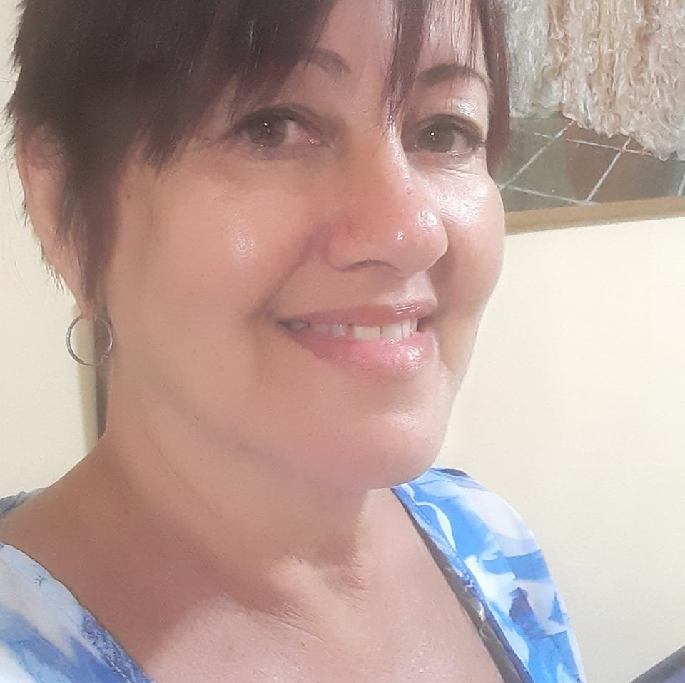 Tengo unos buenos pechos y me gusta que hagan de todo con ellos... morder... jugar... pueden ser todo tuyos.