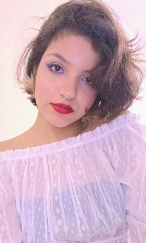 Me gusta la gente con chispa y buena educación. En una llamada se nota todo: la vibra y el feeling.