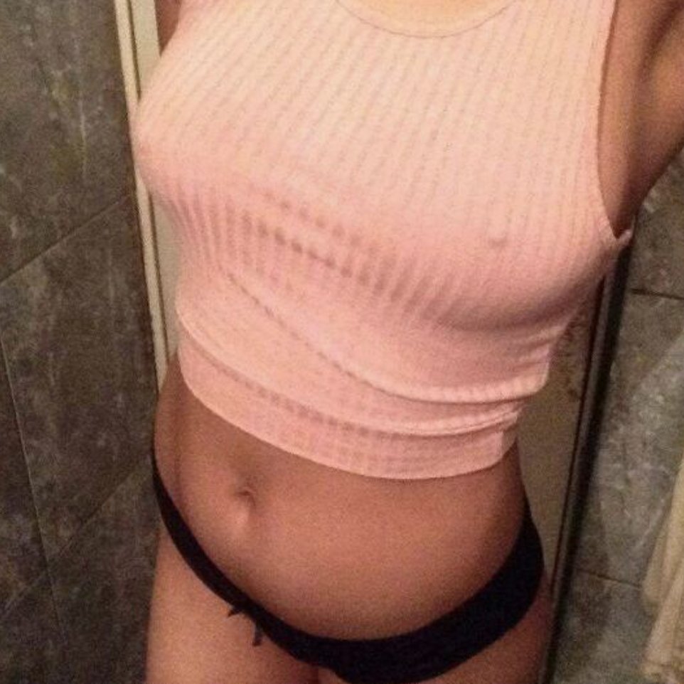 ATRACTIVA, GUAPA , SIMPATICA, EXTROVERTIDA CHICA SIN PAREJA CON GANAS DE PASARO BIEN Joven, viciosa, tengo ganas de mucho cosas sobretodo pasarlo bien.