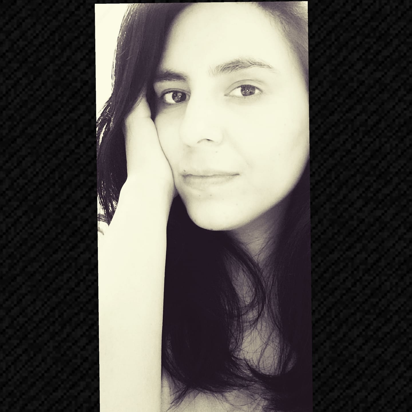 Soy una chica muy atenta, cariñosa e intensa.