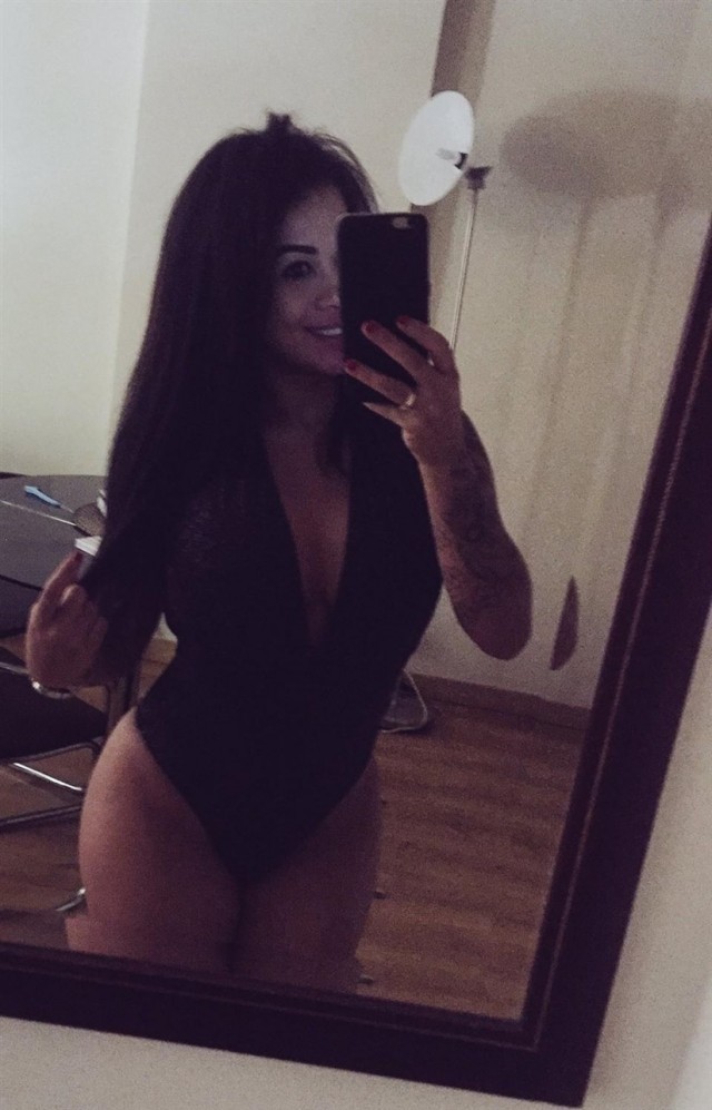 Mami caliente y morbosa, con ganas de jugar con vicio. Tengo ganas de disfrutar por teléfono con hombres viciosos. Tengo muchas ganas de hacer caso con hombres viciosos.