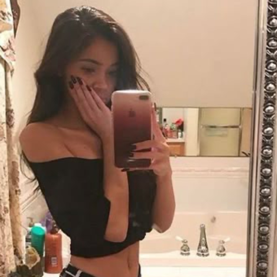 Me gusta cuando una llamada se vuelve intensa sin necesidad de decir demasiado. Chica busca chicos para una llamada con picardía, risas suaves y voz que engancha. Una llamada puede ser el comienzo de algo interesante.