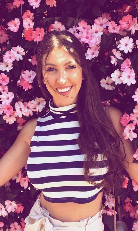 Me gusta sentir esa tensión bonita que aparece cuando dos voces conectan.