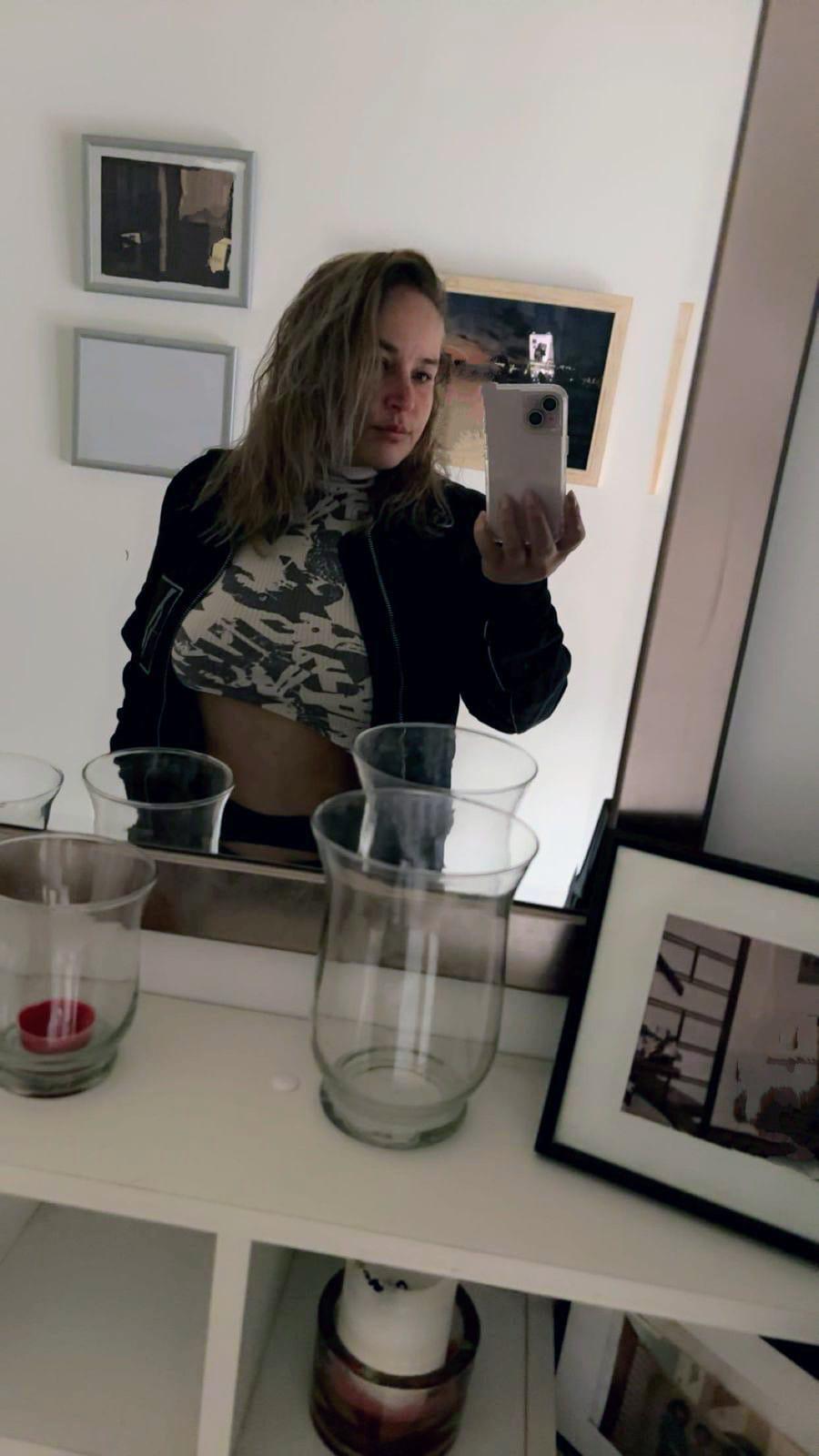 Soy una mujer muy fogosa, pienso en el sexo a todas horas. Busco que me hagan temblar de placer. Sexo telefonico