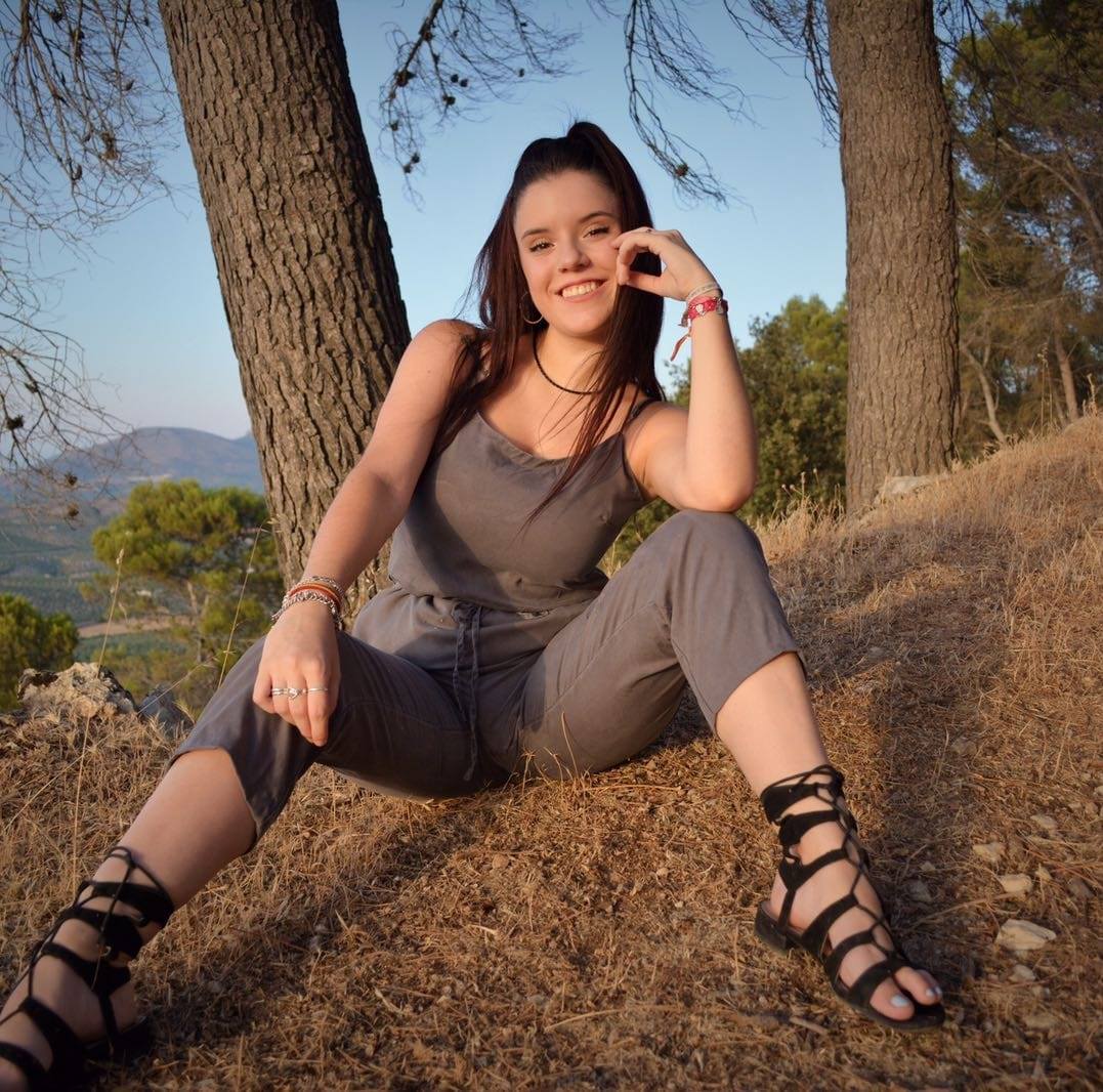 Me encanta el satisfyer y usurarlo escuchando la voz de un hombre mejor! Quiero masturbarme escuchando tu voz. Sexo, masturbanos, placer.