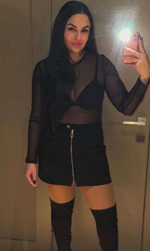 Soy de las que disfrutan una conexión intensa pero natural por teléfono.