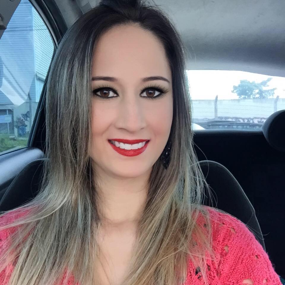 Soy una chica soltera no busco nada mas que pasarlo bien y si llega a surgir algo mas no importaría tampoco.