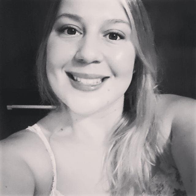 Me llamo Bianca soy una mujer casada con ganas de conocer gente nueva y pasar buenos momentos