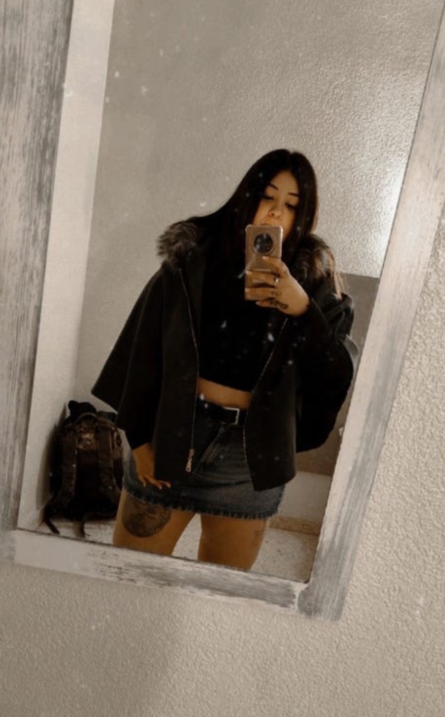 Si te gustan las conversaciones con chispa, podemos llevarnos bien. Chica busca chicos para hablar por telefono y ver si hay feeling real. Una llamada ahora puede ser peligrosa… en el buen sentido.