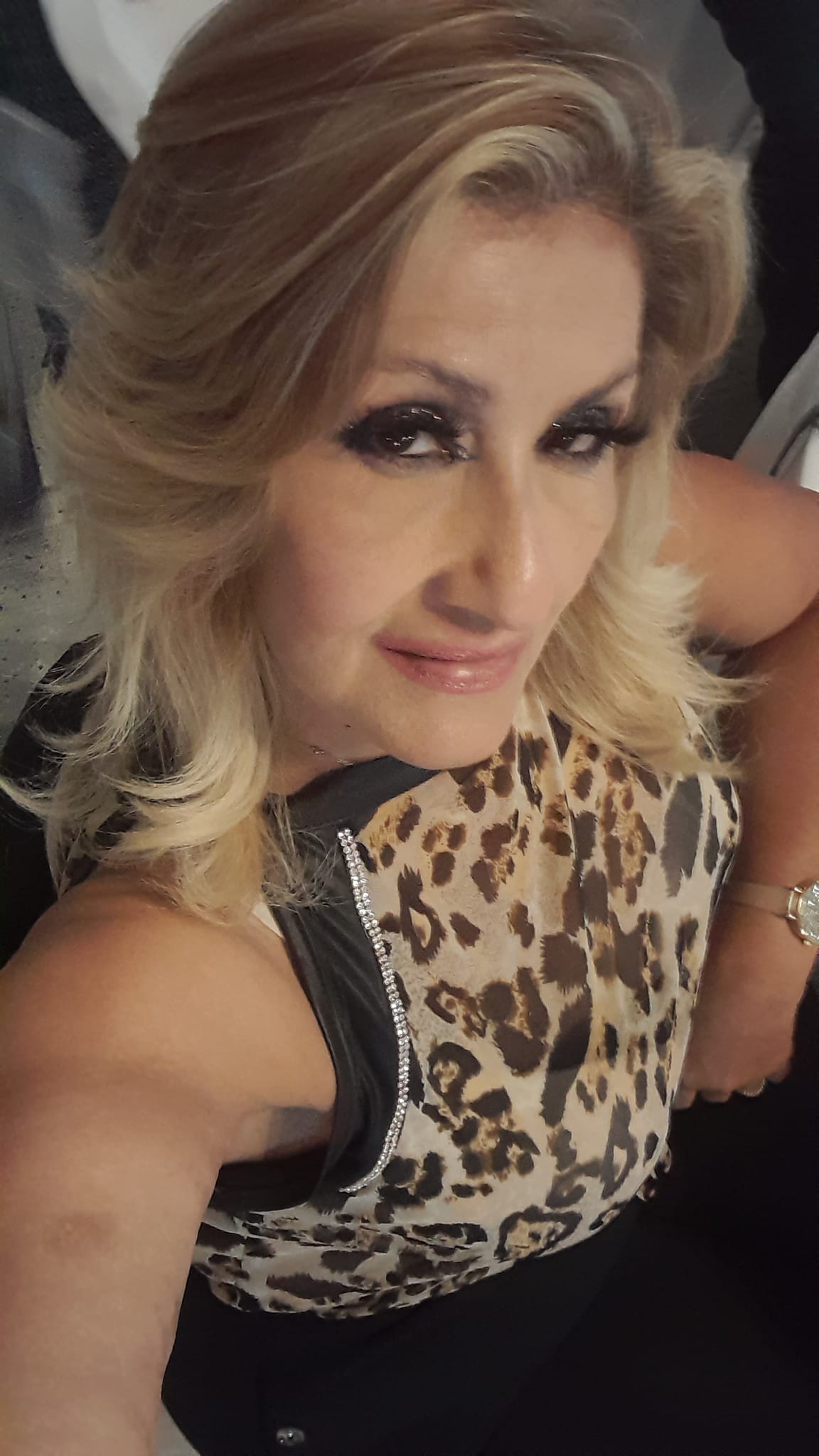 Caliente, viciosa y atrevida, busco amante complaciente. En busca de encuentros muy viciosos, me gusta el sexo y cumplir todas mis fantasías. Quiero encontrar a un hombre muy caliente con el que poder tener juegos sexuales.