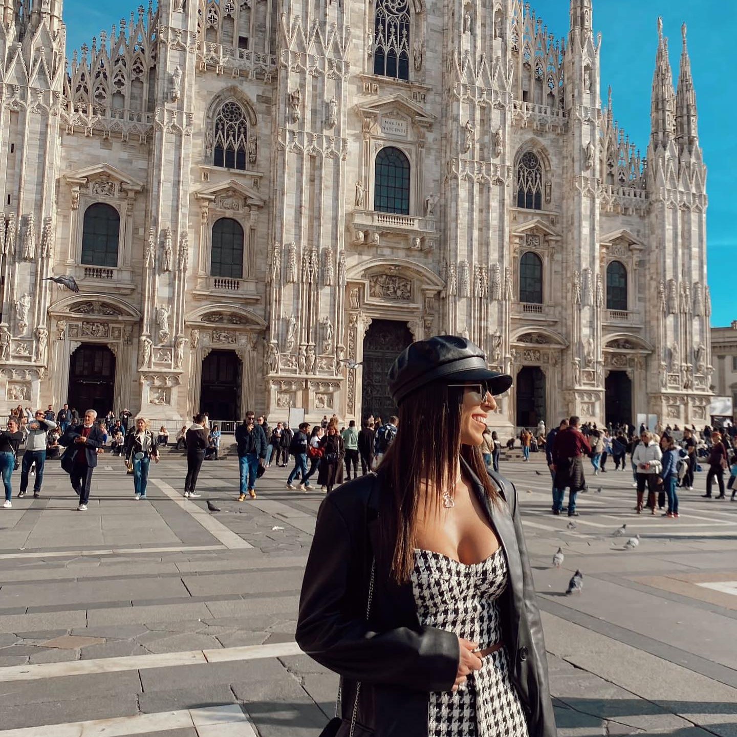 Busco a alguien que me haga sentir placer. Busco sexo duro. Sexo intenso por favor