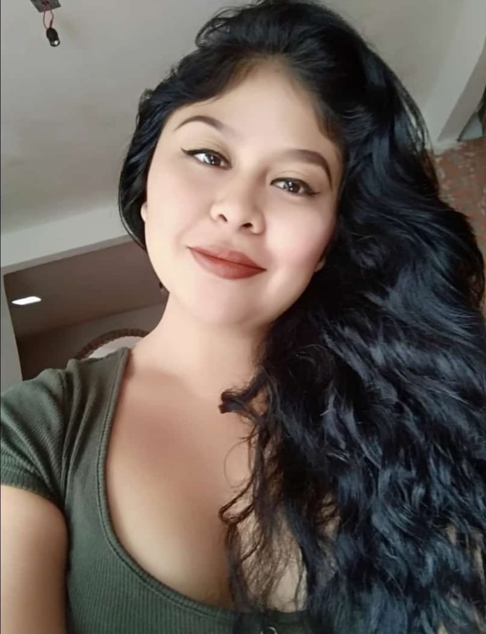 Casada caliente que busca placer sin limites Busco sexo sucio con hombres de cualquier edad. Necesito follar, soy una perra ninfómana que deseo el placer y la leche de una buena polla. No tengo limites y quiero que me follés mucho mi amor.