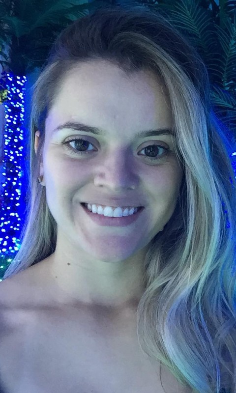 Si sabes jugar con las palabras, la llamada puede ser adictiva. Chica busca chicos para una llamada donde la voz y la actitud lo digan todo. Llámame y vemos si la química se nota en la voz.