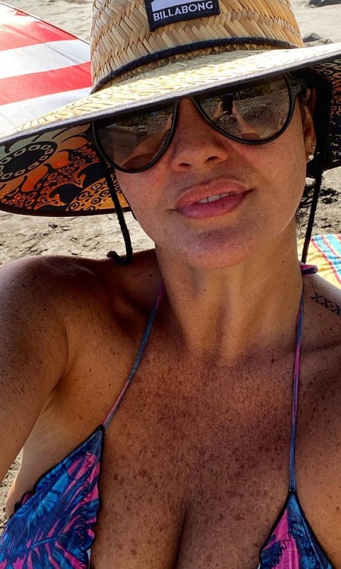 Disfruto las llamadas donde la química se siente en cada palabra.