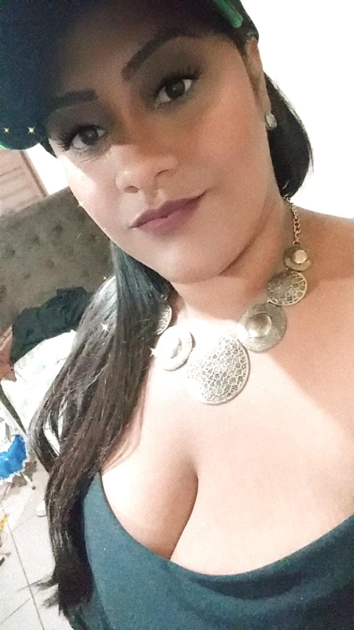 Soy una chica muy viciosa con mugas ganas de pasarlo bien con hombres